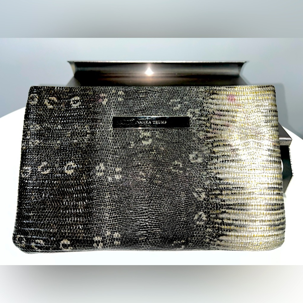 Pre❤️’d very clean & sassy Ivanka Trump Python Clutch, inside is lavish w/pocket